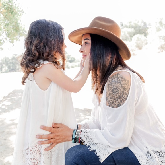 Meet your Posher, Nicole - Picture 1 of 1